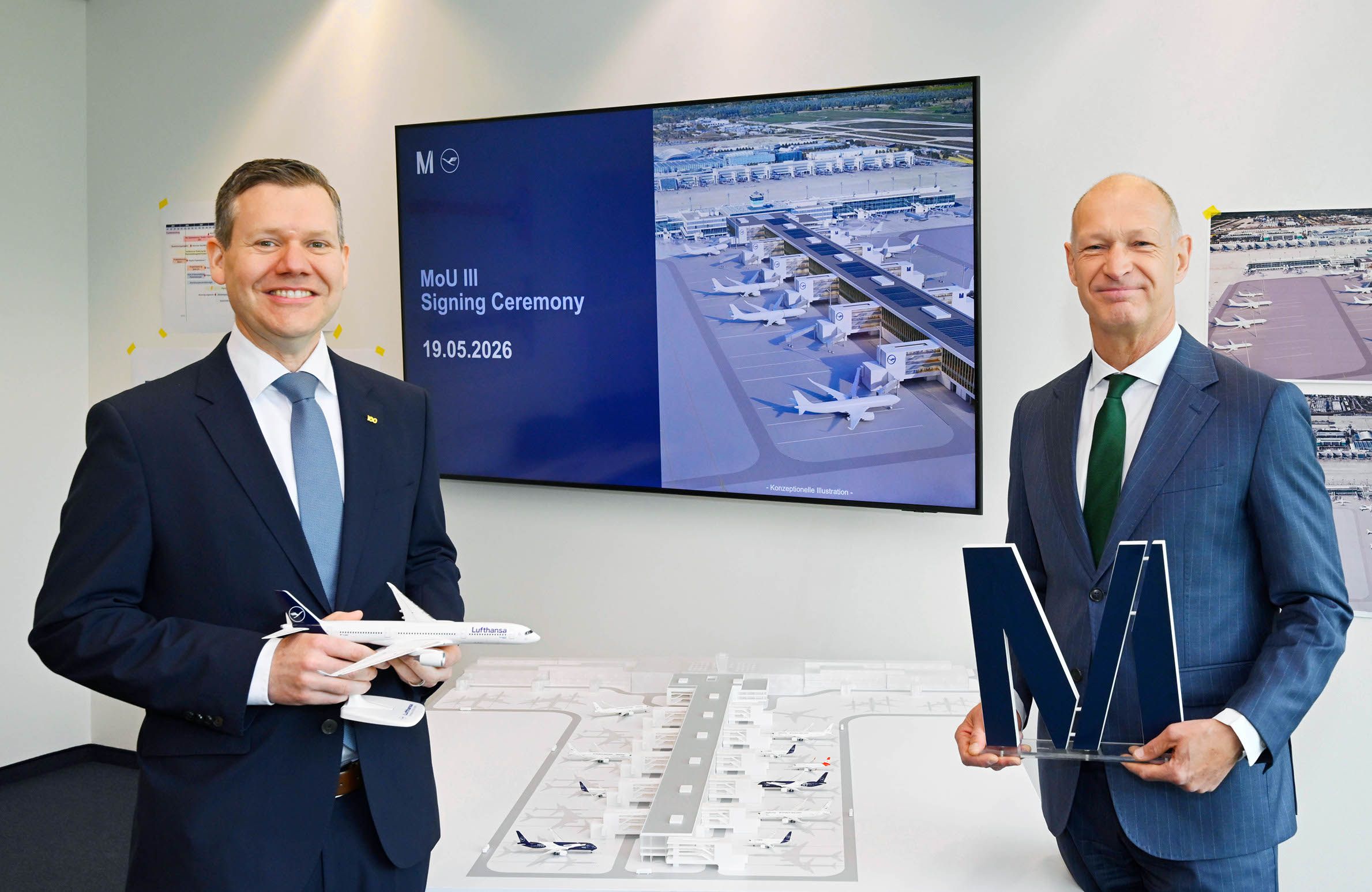 Unterzeichnung der Vereinbarung zur Verlängerung des Terminal 2-Joint-Ventures bis 2056 und Planung des »T-Stiels« zwischen FMG und Lufthansa.